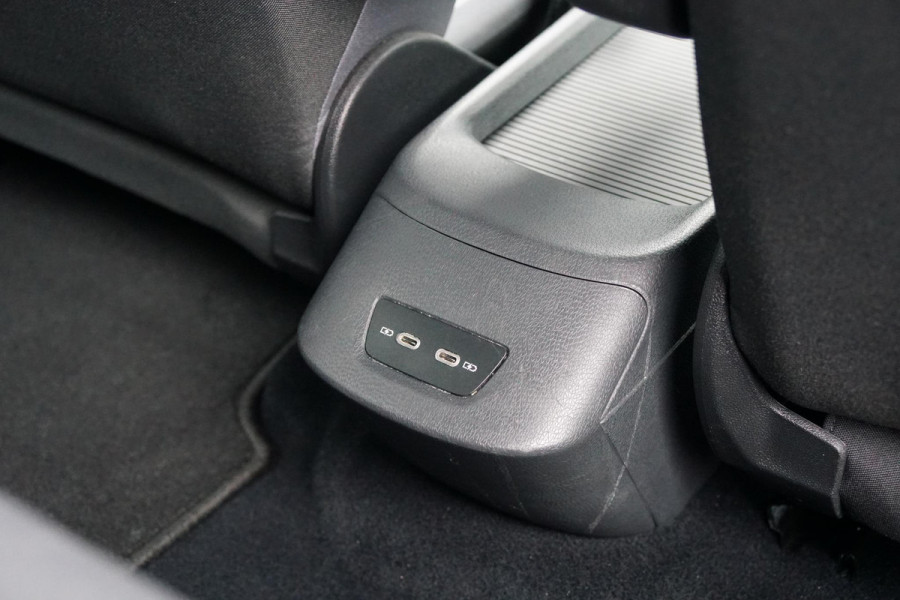 Volkswagen ID.3 City 45 kWh 1e eigenaar *INCL BTW* + Led / Apple Carplay / Sensoren / Sfeerverlichting