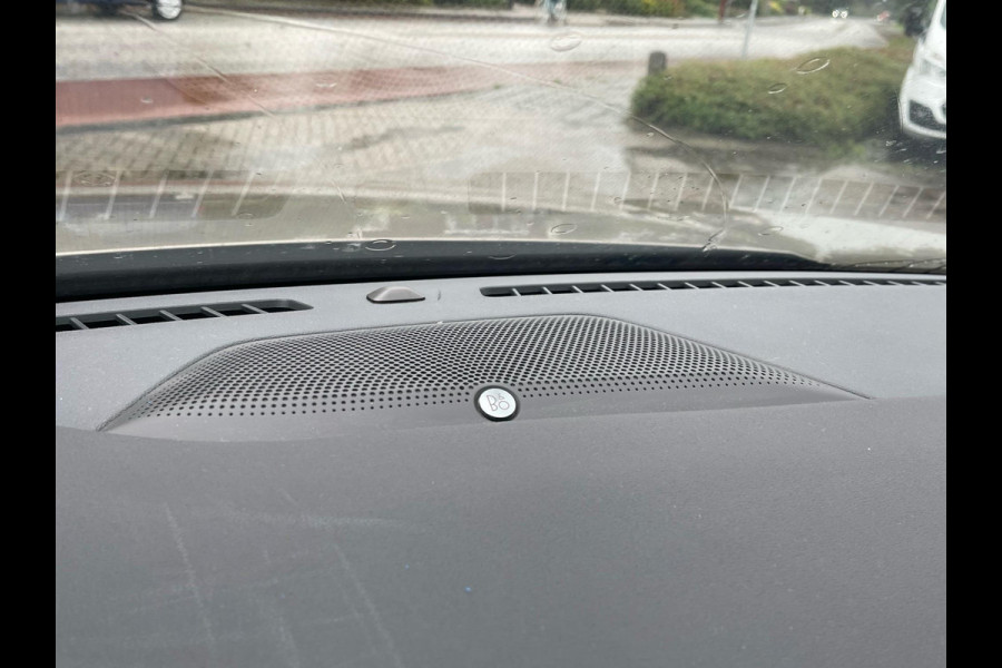 Ford Kuga 2.5 PHEV Titanium X 225pk Trekhaak | Adaptieve Cruise | Winterpack | Achteruitrijcamera | Head up Display | 18 inch Lichtmetaal | Dealer onderhouden