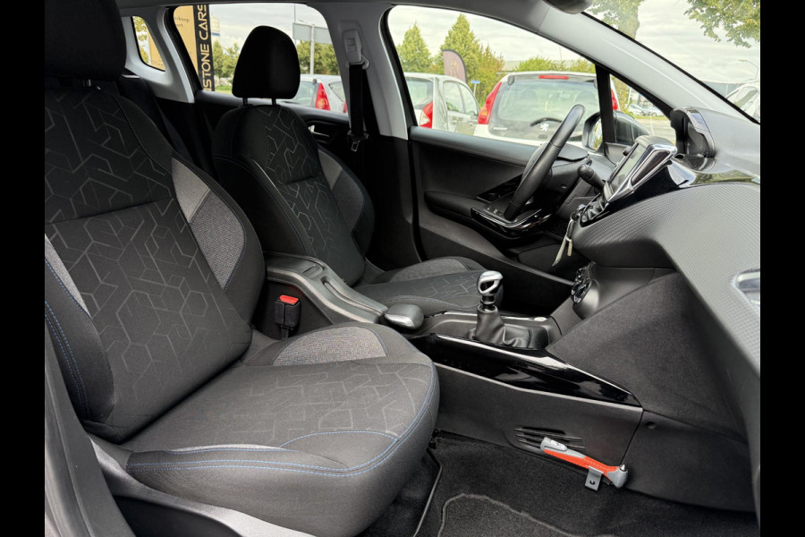 Peugeot 2008 1.2 PureTech Signature 1e Eigenaar,Dealer Onderhouden,Navi,Airco,Cruise,110pk,6 Bak,Lm velgen,Weinig km,N.A.P,Pdc,Nieuwe Apk bij Aflevering