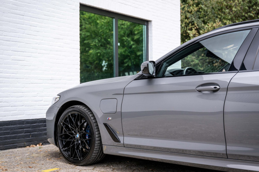 BMW 5 Serie Touring 530e xDrive M-Sport CoPilot Panorama Trekhaak 360