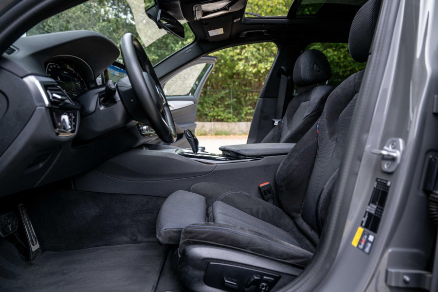 BMW 5 Serie Touring 530e xDrive M-Sport CoPilot Panorama Trekhaak 360