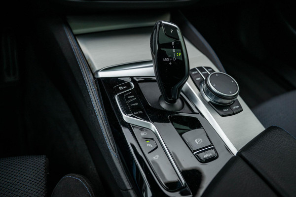 BMW 5 Serie Touring 530e xDrive M-Sport CoPilot Panorama Trekhaak 360