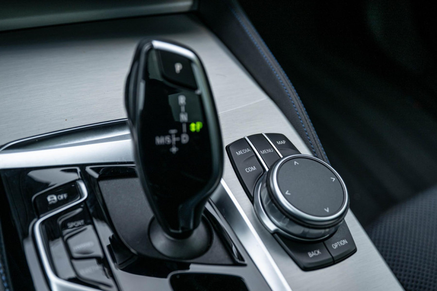 BMW 5 Serie Touring 530e xDrive M-Sport CoPilot Panorama Trekhaak 360