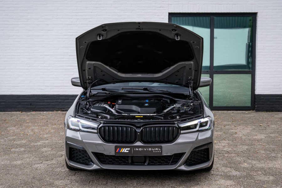 BMW 5 Serie Touring 530e xDrive M-Sport CoPilot Panorama Trekhaak 360
