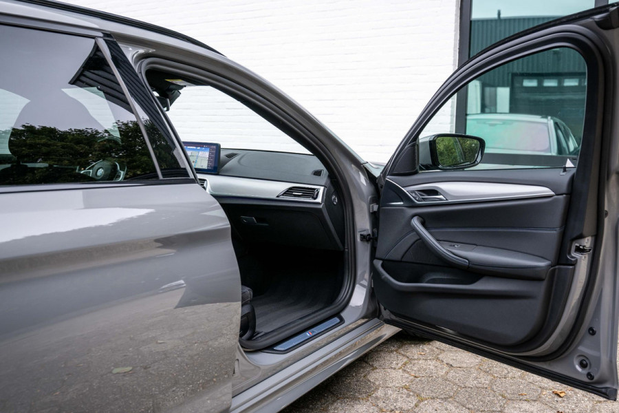 BMW 5 Serie Touring 530e xDrive M-Sport CoPilot Panorama Trekhaak 360