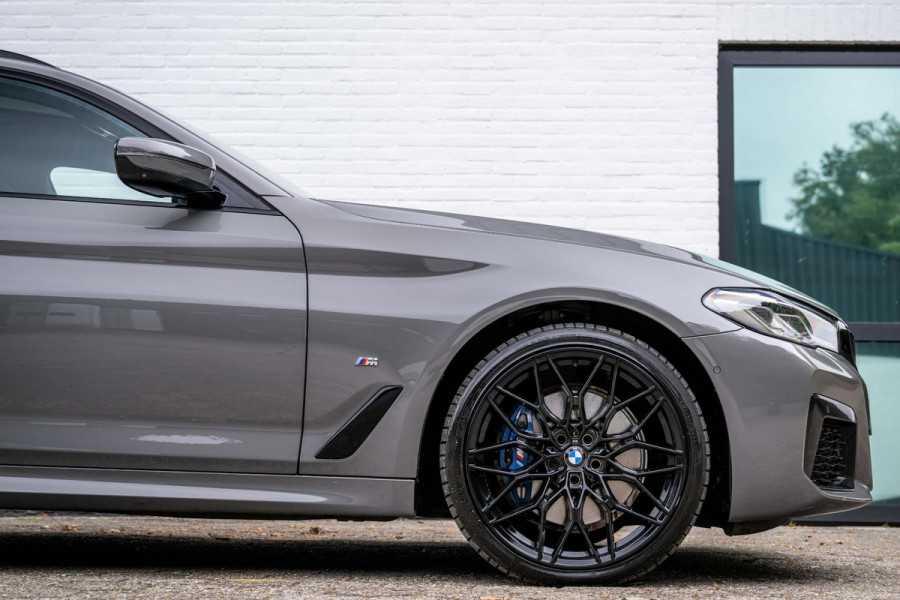 BMW 5 Serie Touring 530e xDrive M-Sport CoPilot Panorama Trekhaak 360