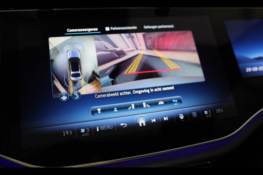 Mercedes-Benz E-Klasse 400 e 4MATIC AMG 53 Look / Hyperscreen / Massage / Burmester 4D / Head Up / 360 Camera / Leder / Pano / 20