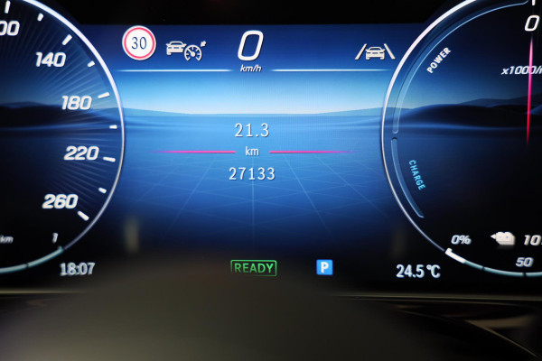 Mercedes-Benz E-Klasse 400 e 4MATIC AMG 53 Look / Hyperscreen / Massage / Burmester 4D / Head Up / 360 Camera / Leder / Pano / 20