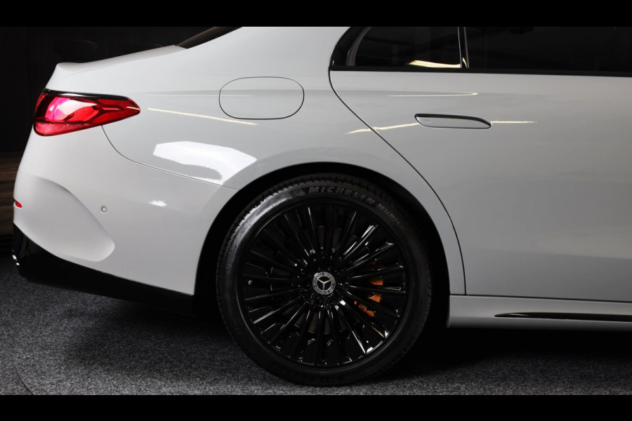 Mercedes-Benz E-Klasse 400 e 4MATIC AMG 53 Look / Hyperscreen / Massage / Burmester 4D / Head Up / 360 Camera / Leder / Pano / 20