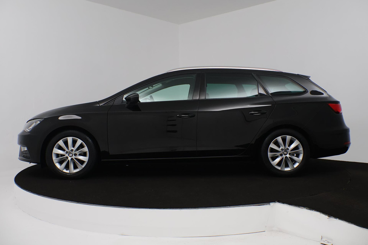 Seat León ST 1.0 EcoTSI Style Business Intense (CRUISE CONTROL, CARPLAY NAVIGATIE, PARKEERSENSOREN, NL-AUTO) Seat León ST 1.0 EcoTSI Style Business Intense (CRUISE CONTROL, CARPLAY NAVIGATIE, PARKEERSENSOREN, NL-AUTO)