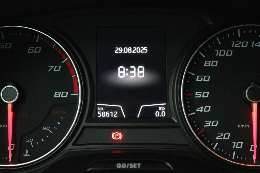 Seat León ST 1.0 EcoTSI Style Business Intense (CRUISE CONTROL, CARPLAY NAVIGATIE, PARKEERSENSOREN, NL-AUTO)