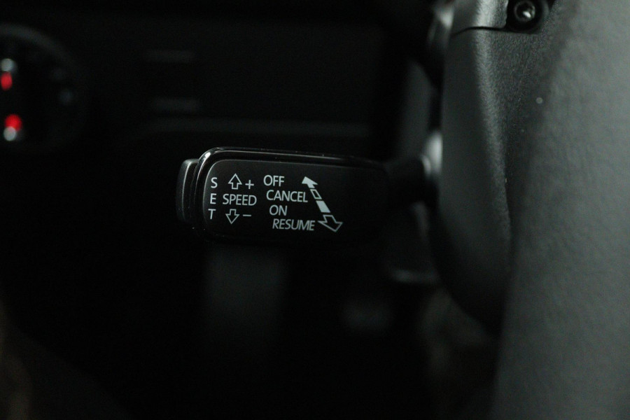 Seat León ST 1.0 EcoTSI Style Business Intense (CRUISE CONTROL, CARPLAY NAVIGATIE, PARKEERSENSOREN, NL-AUTO)