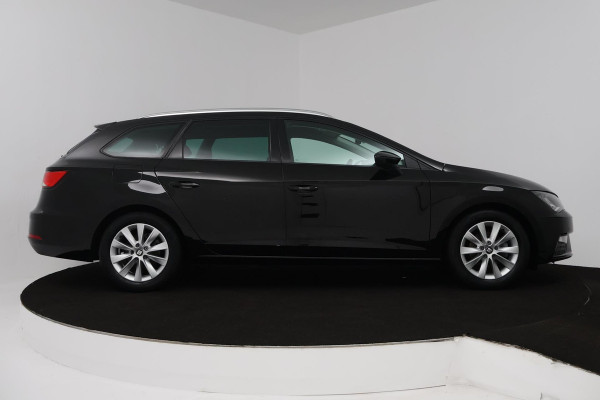Seat León ST 1.0 EcoTSI Style Business Intense (CRUISE CONTROL, CARPLAY NAVIGATIE, PARKEERSENSOREN, NL-AUTO)