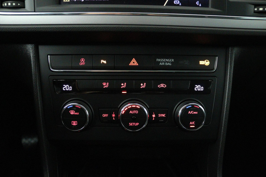 Seat León ST 1.0 EcoTSI Style Business Intense (CRUISE CONTROL, CARPLAY NAVIGATIE, PARKEERSENSOREN, NL-AUTO)