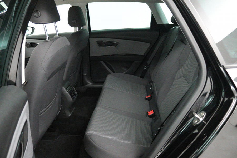 Seat León ST 1.0 EcoTSI Style Business Intense (CRUISE CONTROL, CARPLAY NAVIGATIE, PARKEERSENSOREN, NL-AUTO)