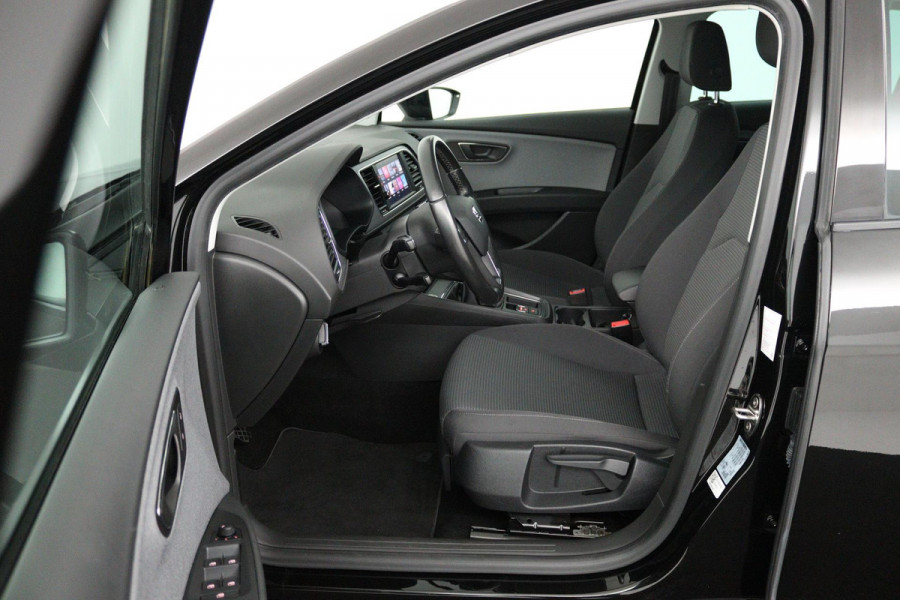 Seat León ST 1.0 EcoTSI Style Business Intense (CRUISE CONTROL, CARPLAY NAVIGATIE, PARKEERSENSOREN, NL-AUTO)