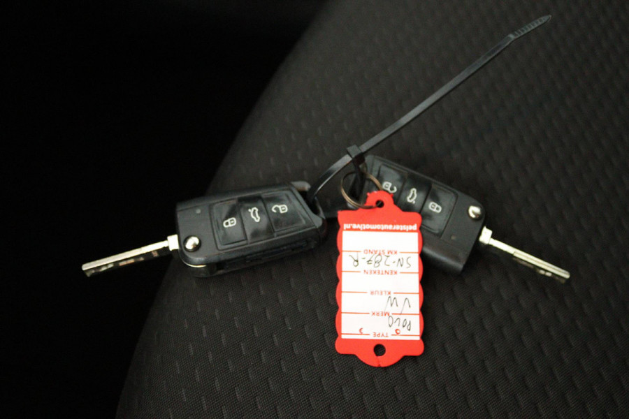 Volkswagen Polo 1.0 TSI Comfortline (CRUISE CONTROL ADAPTIEF, ACHTERUITRIJCAMERA, CARPLAY NAVIGATIE)