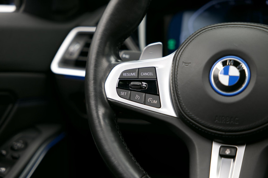 BMW 3 Serie Touring 320e Business Edition Plus |Pano|M-Pakket|Laser|Stuurverwarm.|