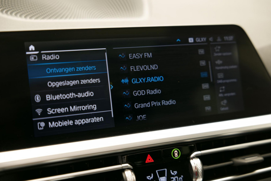 BMW 3 Serie Touring 320e Business Edition Plus |Pano|M-Pakket|Laser|Stuurverwarm.|