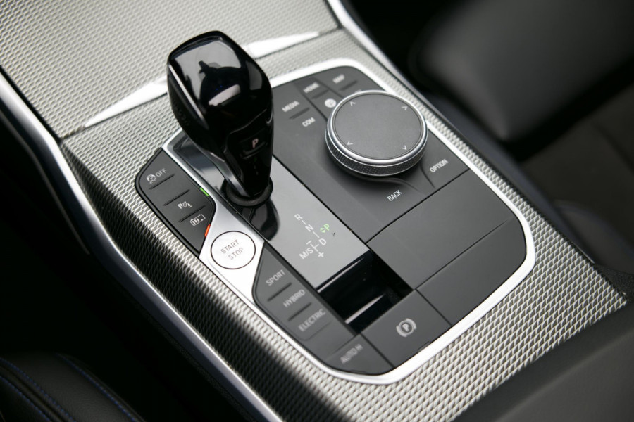 BMW 3 Serie Touring 320e Business Edition Plus |Pano|M-Pakket|Laser|Stuurverwarm.|
