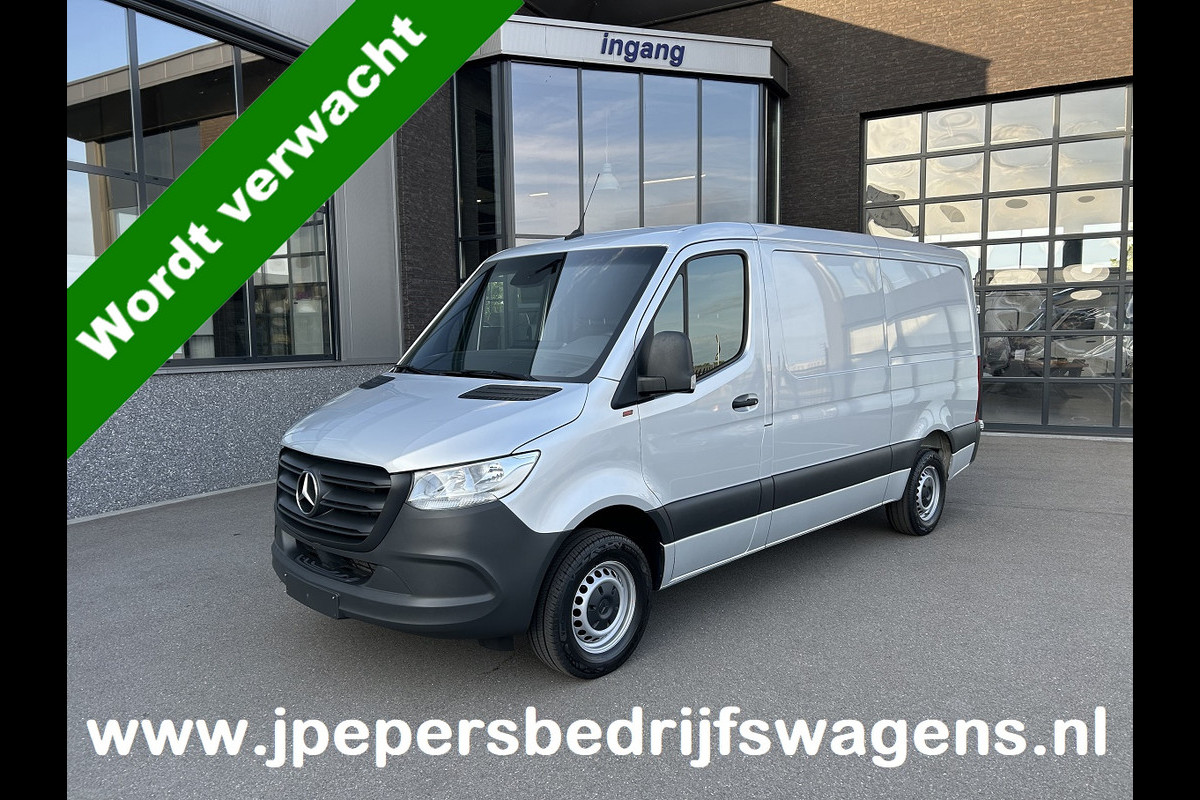 Mercedes-Benz Sprinter 315 CDI L2 H1 RWD / Trekhaak / MBUX / Camera / Carplay navigatie / Airco / 270 Graden achterdeuren Mercedes-Benz Sprinter 315 CDI L2 H1 RWD / Trekhaak / MBUX / Camera / Carplay navigatie / Airco / 270 Graden achterdeuren