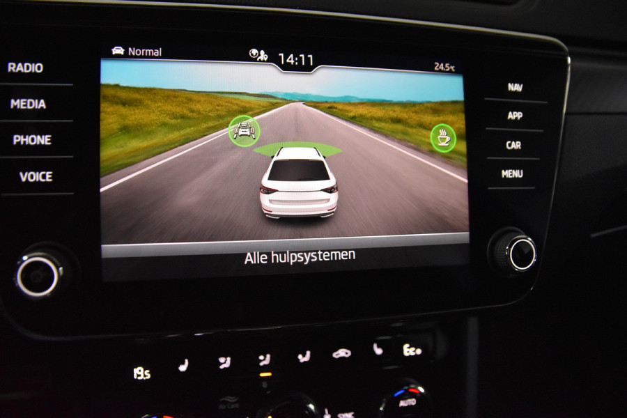 Škoda Superb Combi 1.4 TSI iV Sportline Business- Automaat | Dig. Cockpit | Cruise | Stoel-+Stuurverw. PDC | Camera | App. Connect | ECC | Elek. Klep | LM 18" | 1944