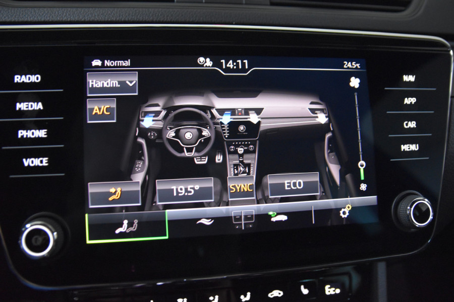 Škoda Superb Combi 1.4 TSI iV Sportline Business- Automaat | Dig. Cockpit | Cruise | Stoel-+Stuurverw. PDC | Camera | App. Connect | ECC | Elek. Klep | LM 18" | 1944