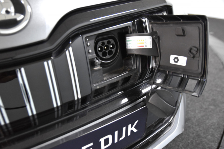 Škoda Superb Combi 1.4 TSI iV Sportline Business- Automaat | Dig. Cockpit | Cruise | Stoel-+Stuurverw. PDC | Camera | App. Connect | ECC | Elek. Klep | LM 18" | 1944