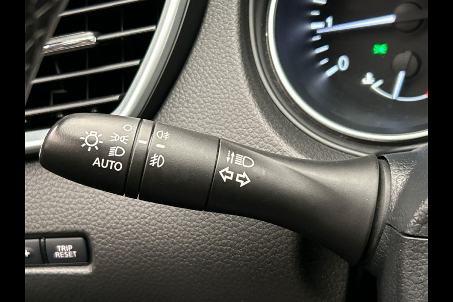 Nissan QASHQAI 1.3 DIG-T N-Connecta Pano/dak Trekhaak Camera
