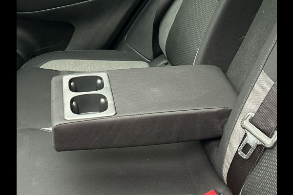 Nissan QASHQAI 1.3 DIG-T N-Connecta Pano/dak Trekhaak Camera