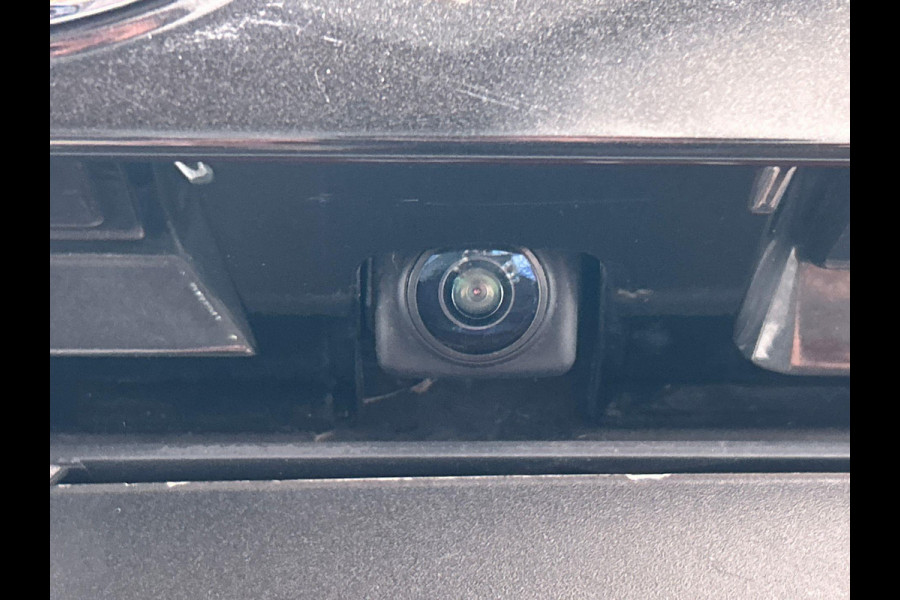 Nissan QASHQAI 1.3 DIG-T N-Connecta Pano/dak Trekhaak Camera