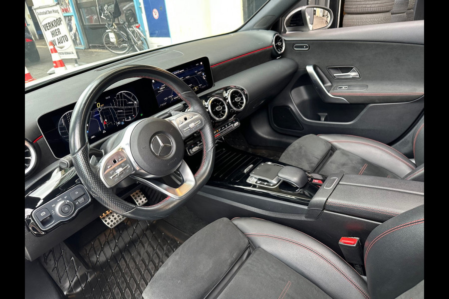 Mercedes-Benz A-Klasse 200 AMG Aut Leer Camera Carplay Pano
