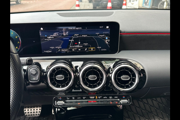 Mercedes-Benz A-Klasse 200 AMG Aut Leer Camera Carplay Pano