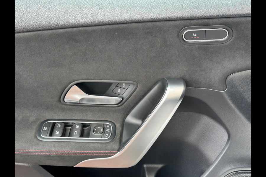Mercedes-Benz A-Klasse 200 AMG Aut Leer Camera Carplay Pano