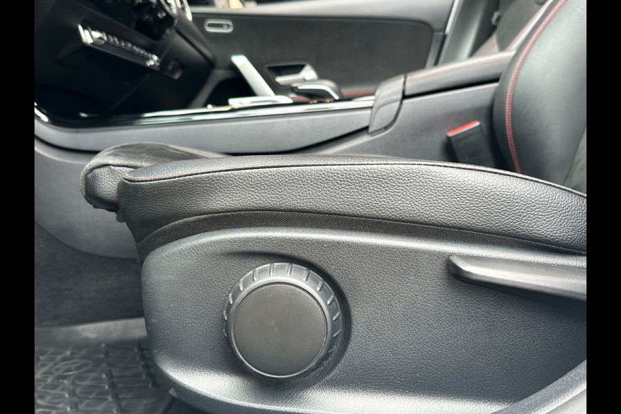 Mercedes-Benz A-Klasse 200 AMG Aut Leer Camera Carplay Pano