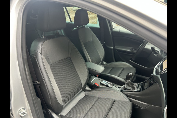 Opel Astra Sports Tourer 1.2 130pk Elegance Navi, Camera, Carplay, 17" LMV, Trekhaak