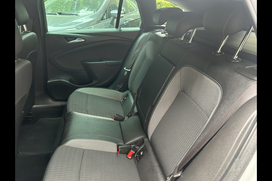 Opel Astra Sports Tourer 1.2 130pk Elegance Navi, Camera, Carplay, 17" LMV, Trekhaak