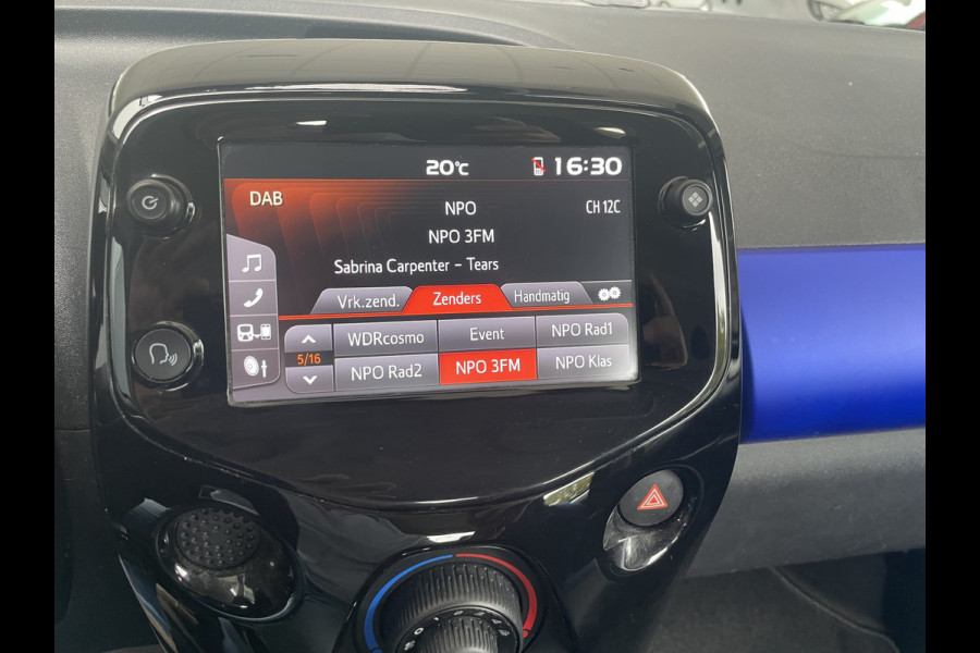 Citroën C1 1.0 VTi Shine Achteruitrijcamera - Airco - Lichtmetalen velgen - Radio - Stuur leder - Stuur multifunctioneel