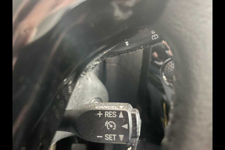 Citroën C1 1.0 VTi Shine Achteruitrijcamera - Airco - Lichtmetalen velgen - Radio - Stuur leder - Stuur multifunctioneel