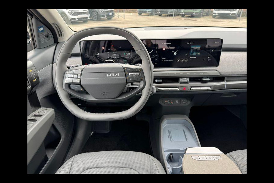 Kia EV3 Plus 81.4 kWh 204 PK | Stoelverwarming | Stuurverwarming | Warmtepomp | BLIS | 19 inch Licht metaal