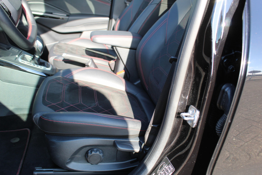 Ford Puma 1.0 EcoBoost Hybrid ST-Line X , Unieke Auto veel comfort Panoramadak , Camera rondom, Trekhaak , Navigatie Winter pack , Climate control , B en O audio surround
