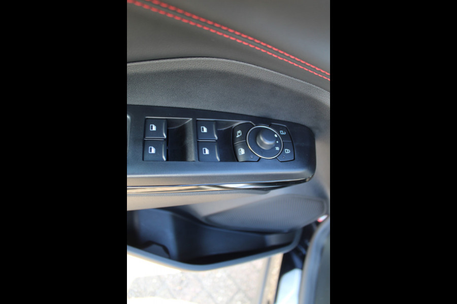 Ford Puma 1.0 EcoBoost Hybrid ST-Line X , Unieke Auto veel comfort Panoramadak , Camera rondom, Trekhaak , Navigatie Winter pack , Climate control , B en O audio surround