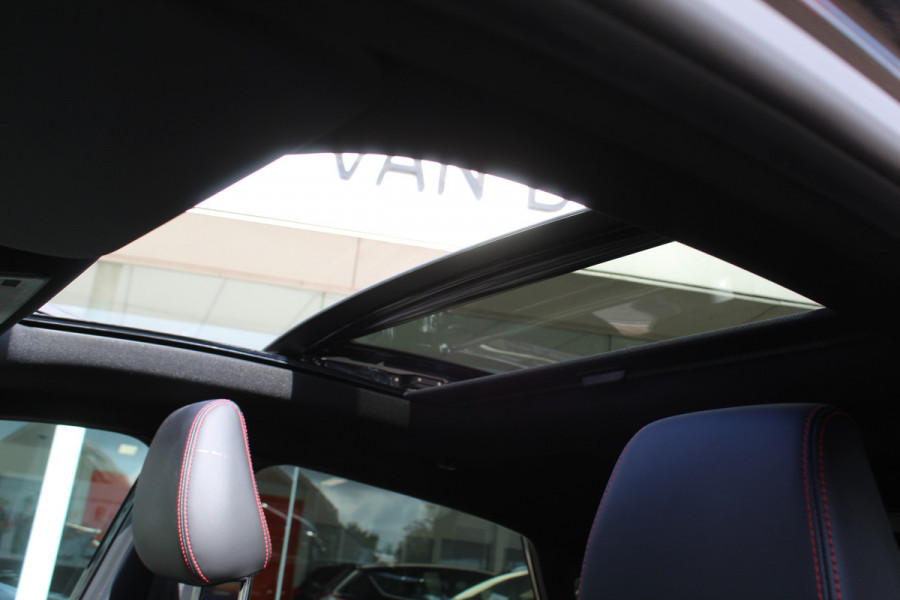 Ford Puma 1.0 EcoBoost Hybrid ST-Line X , Unieke Auto veel comfort Panoramadak , Camera rondom, Trekhaak , Navigatie Winter pack , Climate control , B en O audio surround