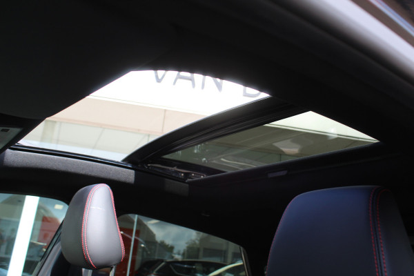 Ford Puma 1.0 EcoBoost Hybrid ST-Line X , Unieke Auto veel comfort Panoramadak , Camera rondom, Trekhaak , Navigatie Winter pack , Climate control , B en O audio surround