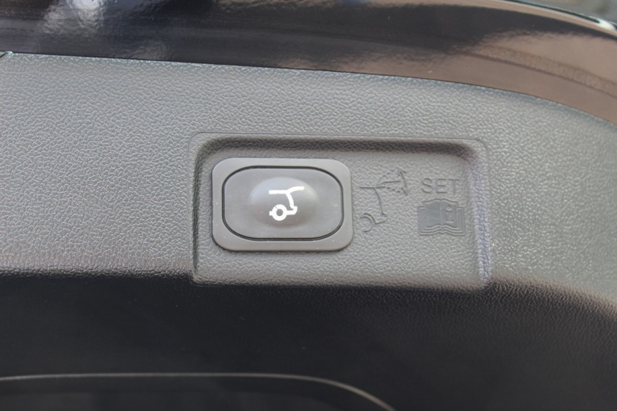 Ford Puma 1.0 EcoBoost Hybrid ST-Line X , Unieke Auto veel comfort Panoramadak , Camera rondom, Trekhaak , Navigatie Winter pack , Climate control , B en O audio surround