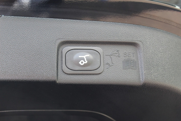 Ford Puma 1.0 EcoBoost Hybrid ST-Line X , Unieke Auto veel comfort Panoramadak , Camera rondom, Trekhaak , Navigatie Winter pack , Climate control , B en O audio surround