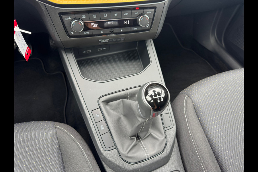 Seat Ibiza 1.0 EcoTSI Style * CarPlay * Stoelverwarming * Cruise * Camera *