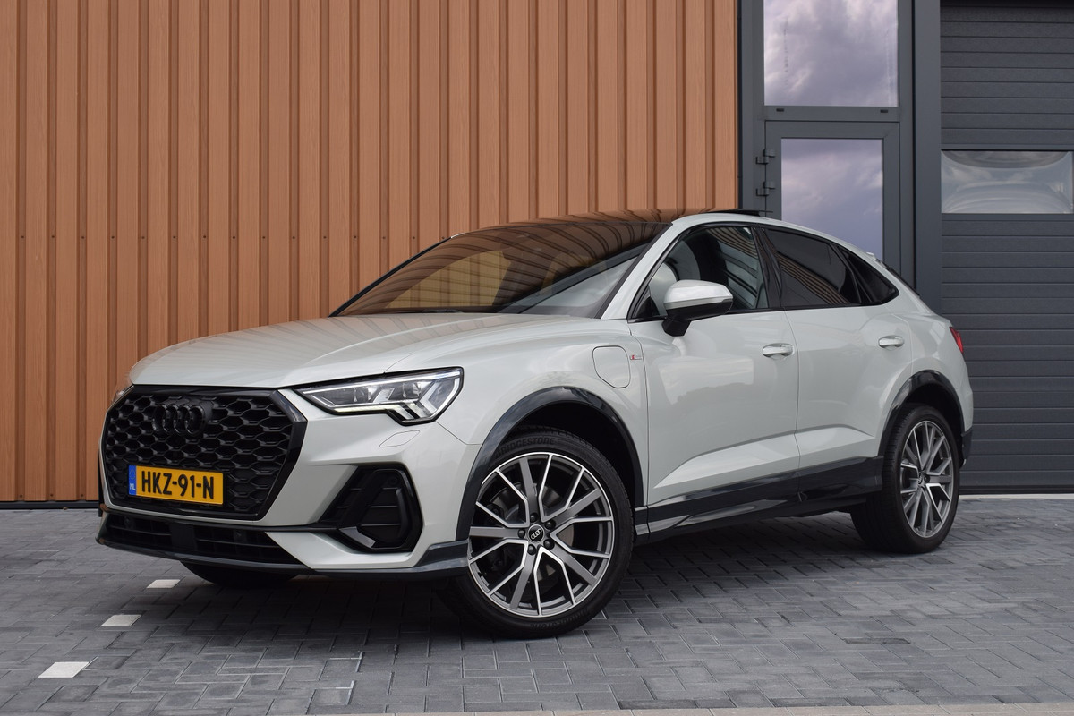 Audi Q3 Sportback 45 TFSIe S-line | Pano | Camera | 20"
