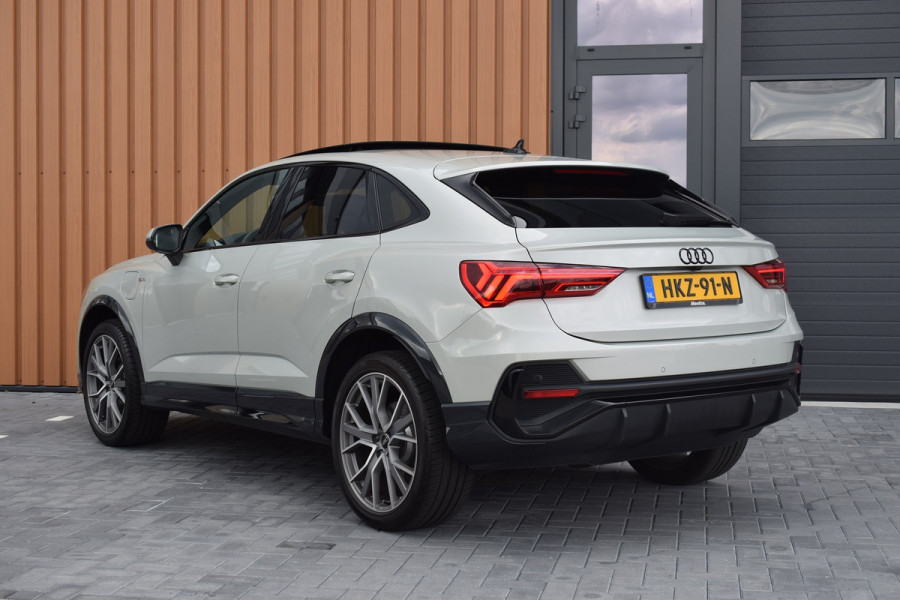Audi Q3 Sportback 45 TFSIe S-line | Pano | Camera | 20"