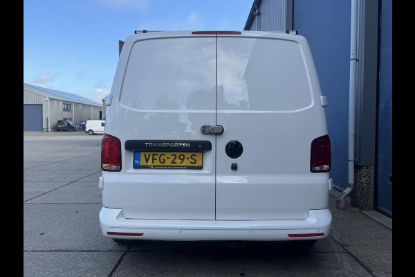 Volkswagen Transporter 2.0 TDI L2H1 30 Comfortline AIRCO / CRUISE CONTROLE / NAVI / CARPLAY / VERLAAGD